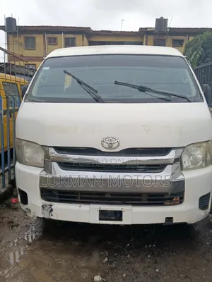 Toyota HiAce 2012 White