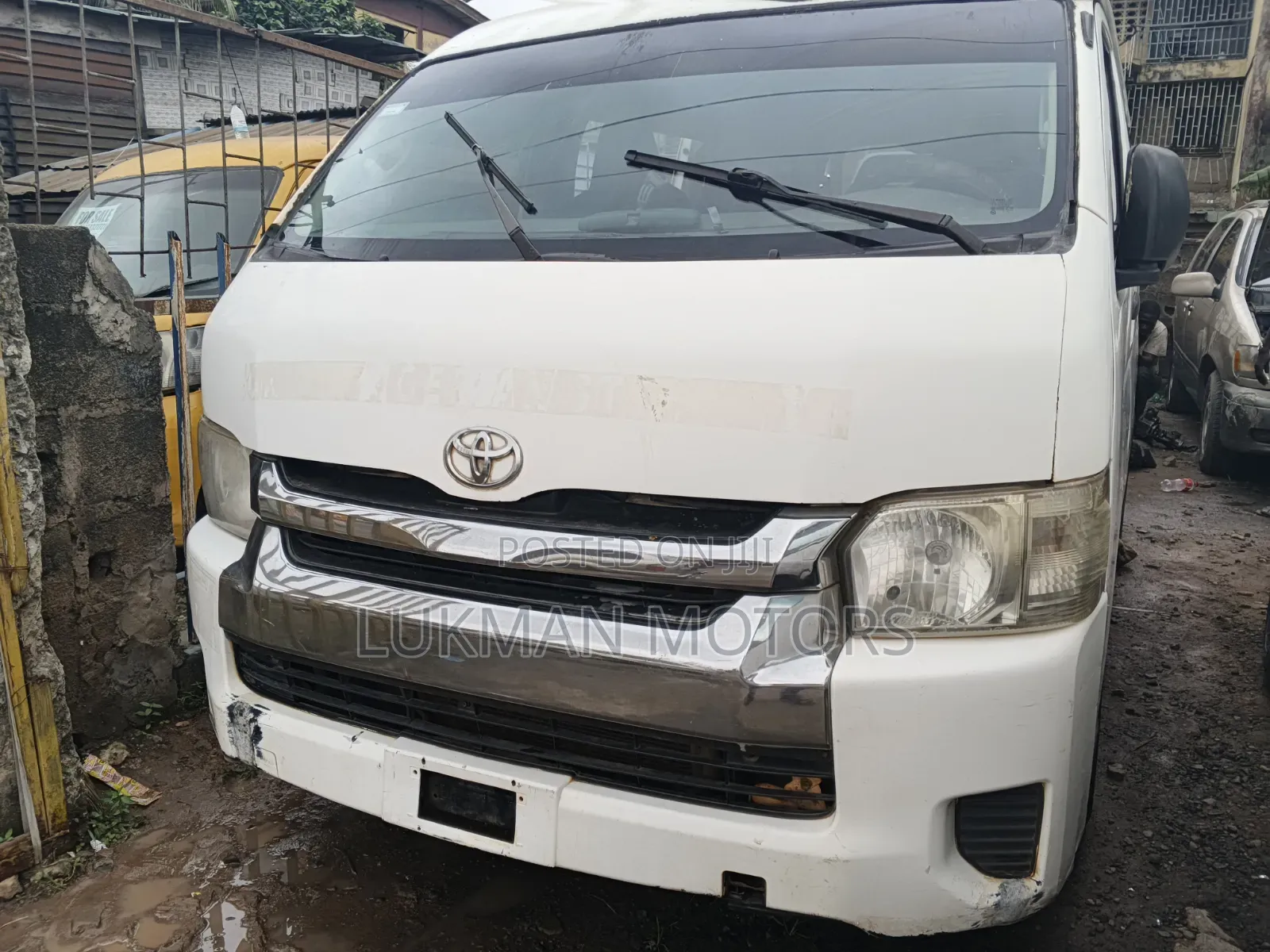 Toyota HiAce 2012 White