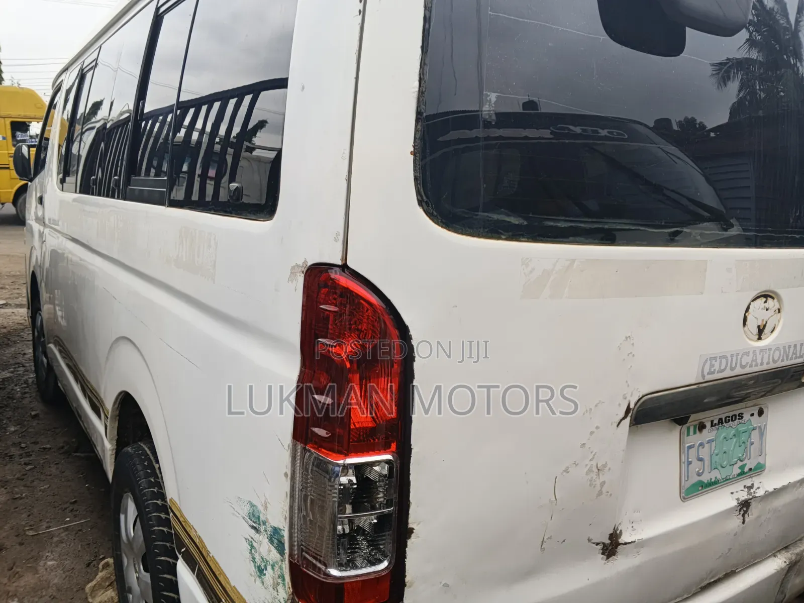 Toyota HiAce 2012 White