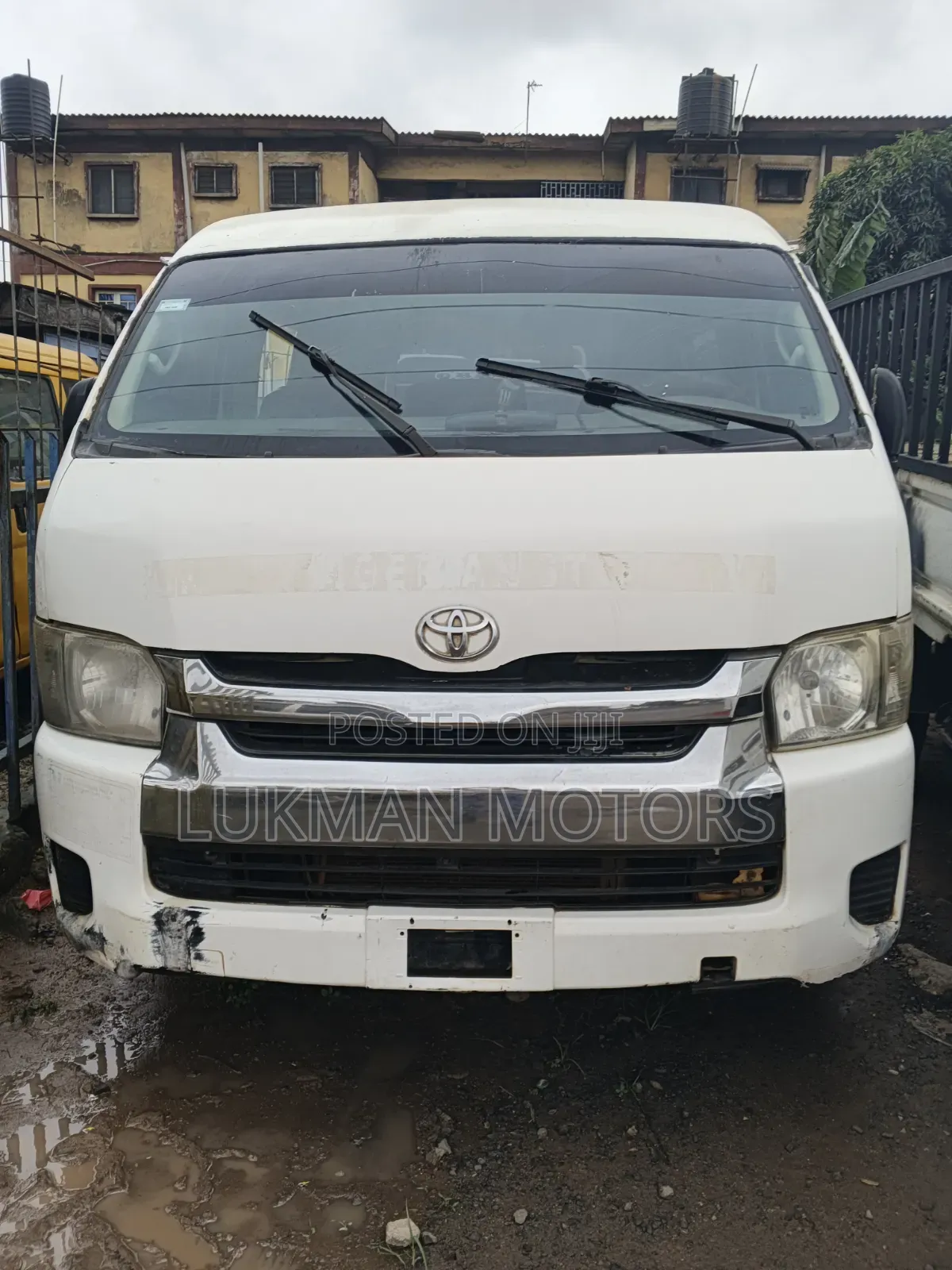 Toyota HiAce 2012 White