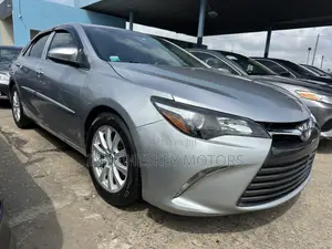 Toyota Camry LE 4dr Sedan (2.5L 4cyl 6A) 2015 Silver