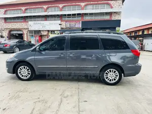 Toyota Sienna XLE Limited AWD 2006 Gray