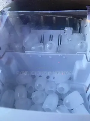 9 Cubes Ice Cube Machine