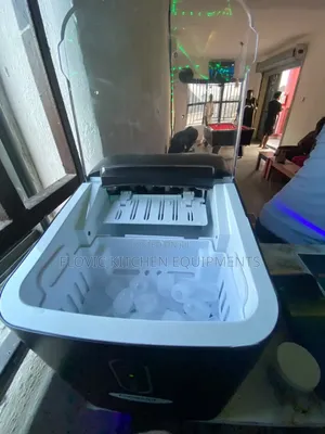 9 Cubes Ice Cube Machine