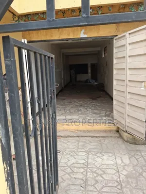 Mini Warehouse to Let