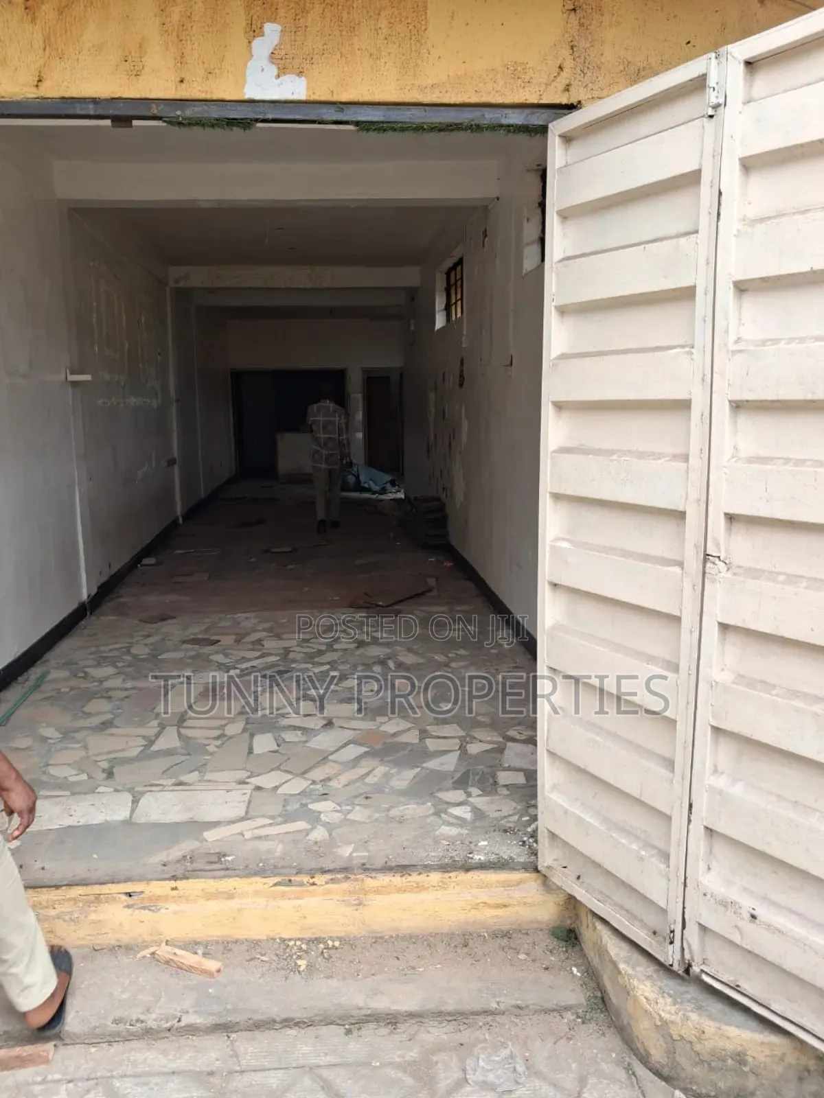Mini Warehouse to Let