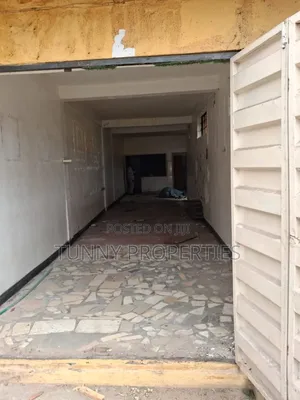 Mini Warehouse to Let