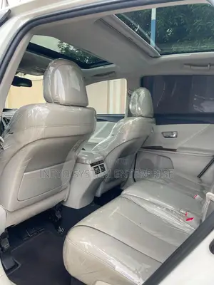 Toyota Venza XLE 2010 White