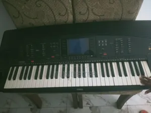 Yamaha PSR 4000 Keyboard