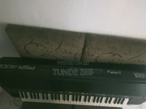 Yamaha PSR 4000 Keyboard