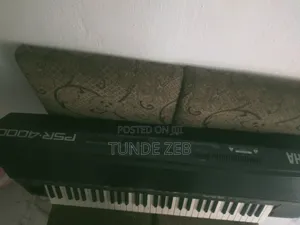 Yamaha PSR 4000 Keyboard