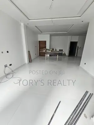 2bdrm Apartment in Lekki Phase 1 for rent