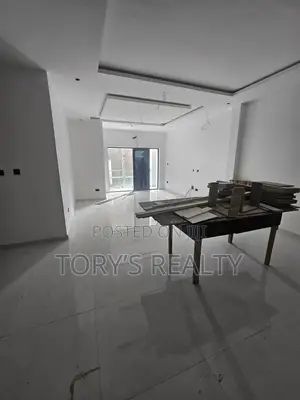 2bdrm Apartment in Lekki Phase 1 for rent
