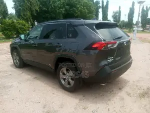 Toyota RAV4 2023 Gray