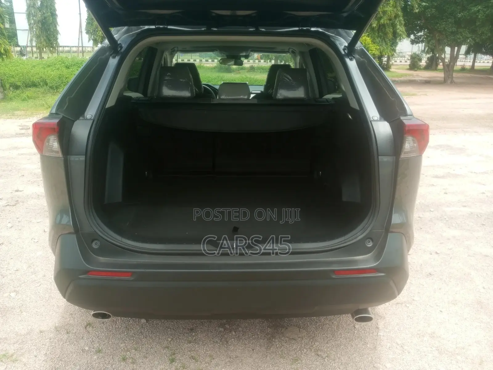 Toyota RAV4 2023 Gray