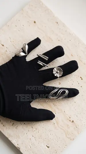Knuckles Ring