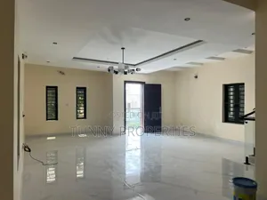 4bdrm Duplex in Allen Avenue for sale