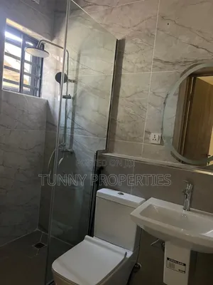 4bdrm Duplex in Allen Avenue for sale