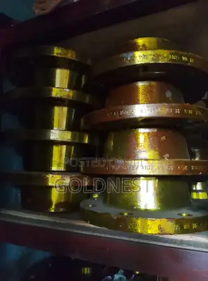 ASTM A105 Carbon Steel Weld Neck (WN) Flanges.