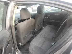 Toyota Avensis 2010 Gray