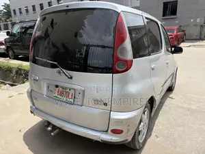 Toyota Yaris Verso 1.3 2005 Silver