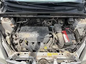 Toyota Yaris Verso 1.3 2005 Silver