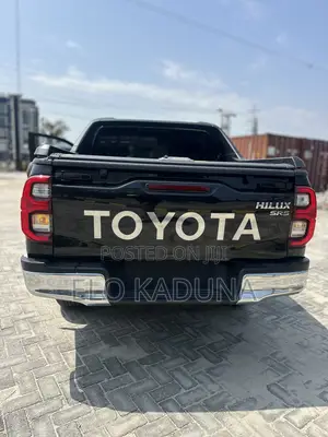 Toyota Hilux 2020 Black