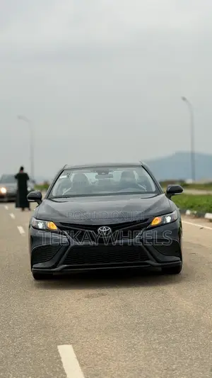 Toyota Camry SE 2022 Black