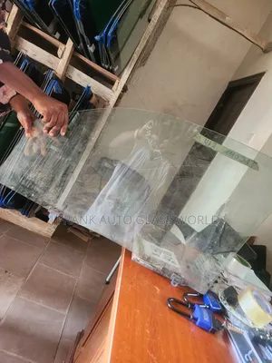 Toyota Hilux Front Doorglass