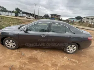 Toyota Camry LE 4dr Sedan (2.4L 4cyl 5A) 2009 Gray