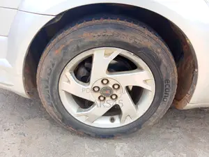 Pontiac Vibe 2004 Silver