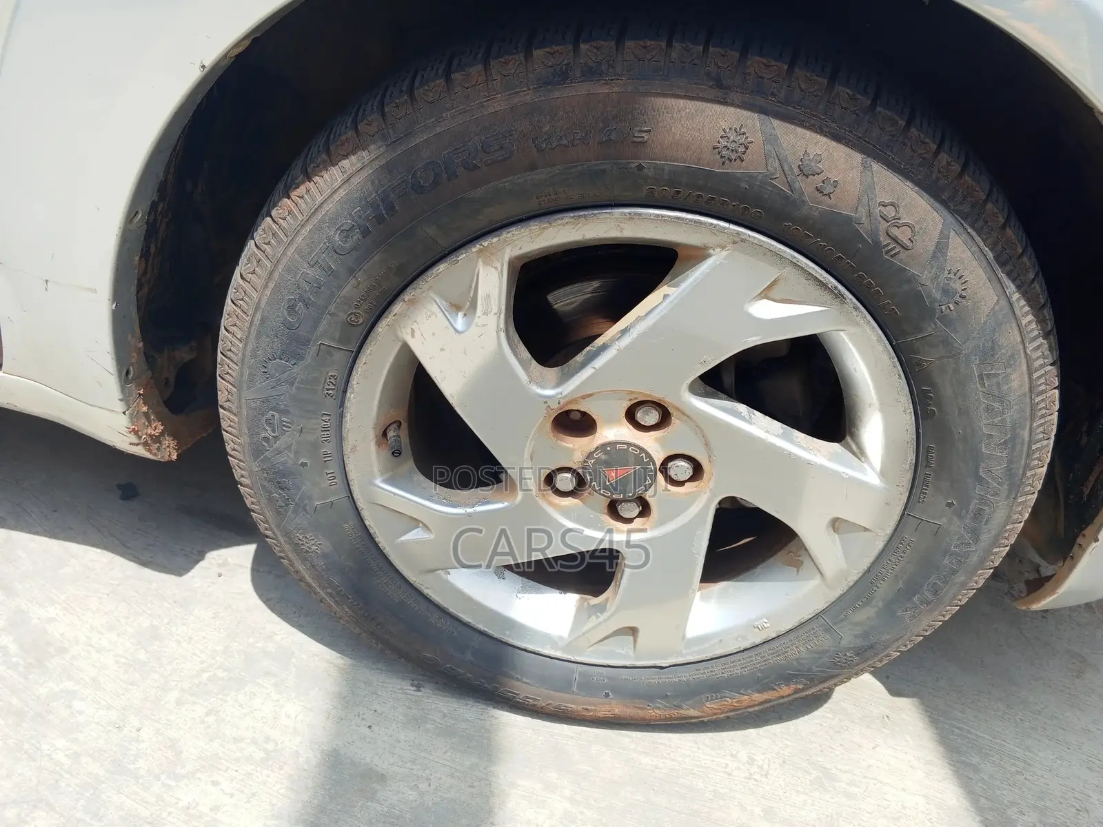 Pontiac Vibe 2004 Silver
