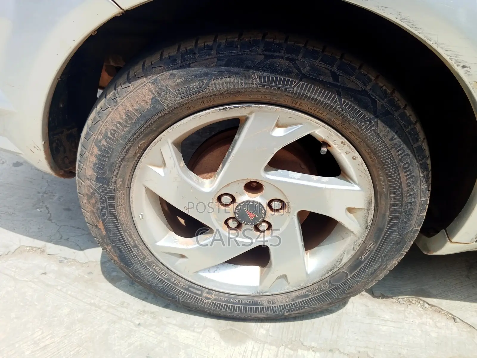 Pontiac Vibe 2004 Silver