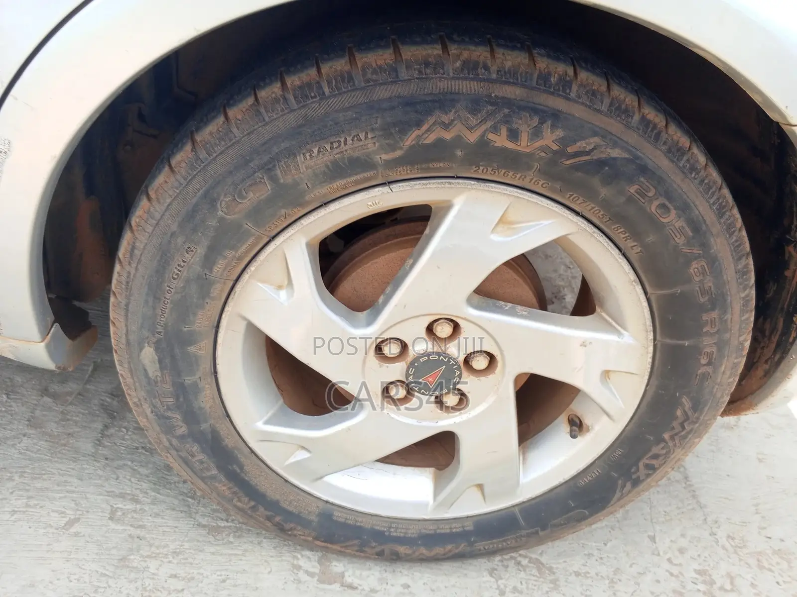 Pontiac Vibe 2004 Silver