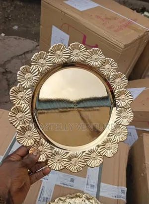 Charger Plate. Chid, Tem