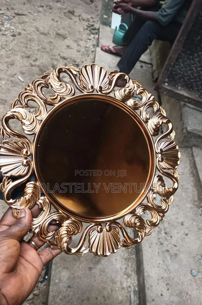 Charger Plate. Chid, Tem