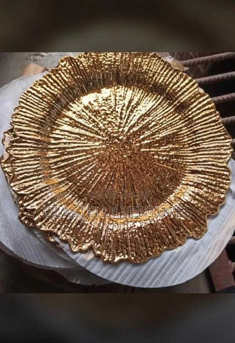 Charger Plate. Chid, Tem