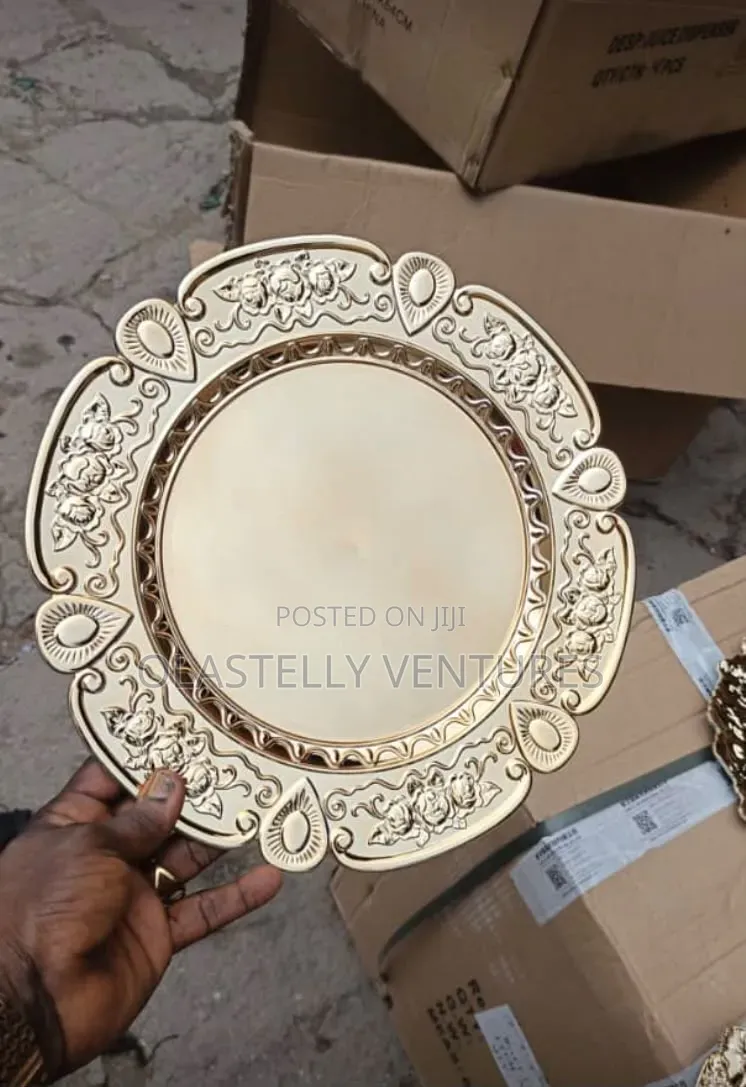 Charger Plate. Chid, Tem