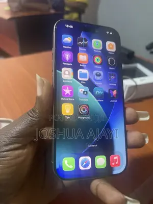 Apple iPhone 16 Pro 1 TB Gold