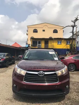 Toyota Highlander XLE 4dr SUV AWD (3.5L 6cyl 6A) 2015 Burgundy