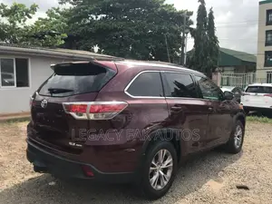 Toyota Highlander XLE 4dr SUV AWD (3.5L 6cyl 6A) 2015 Burgundy