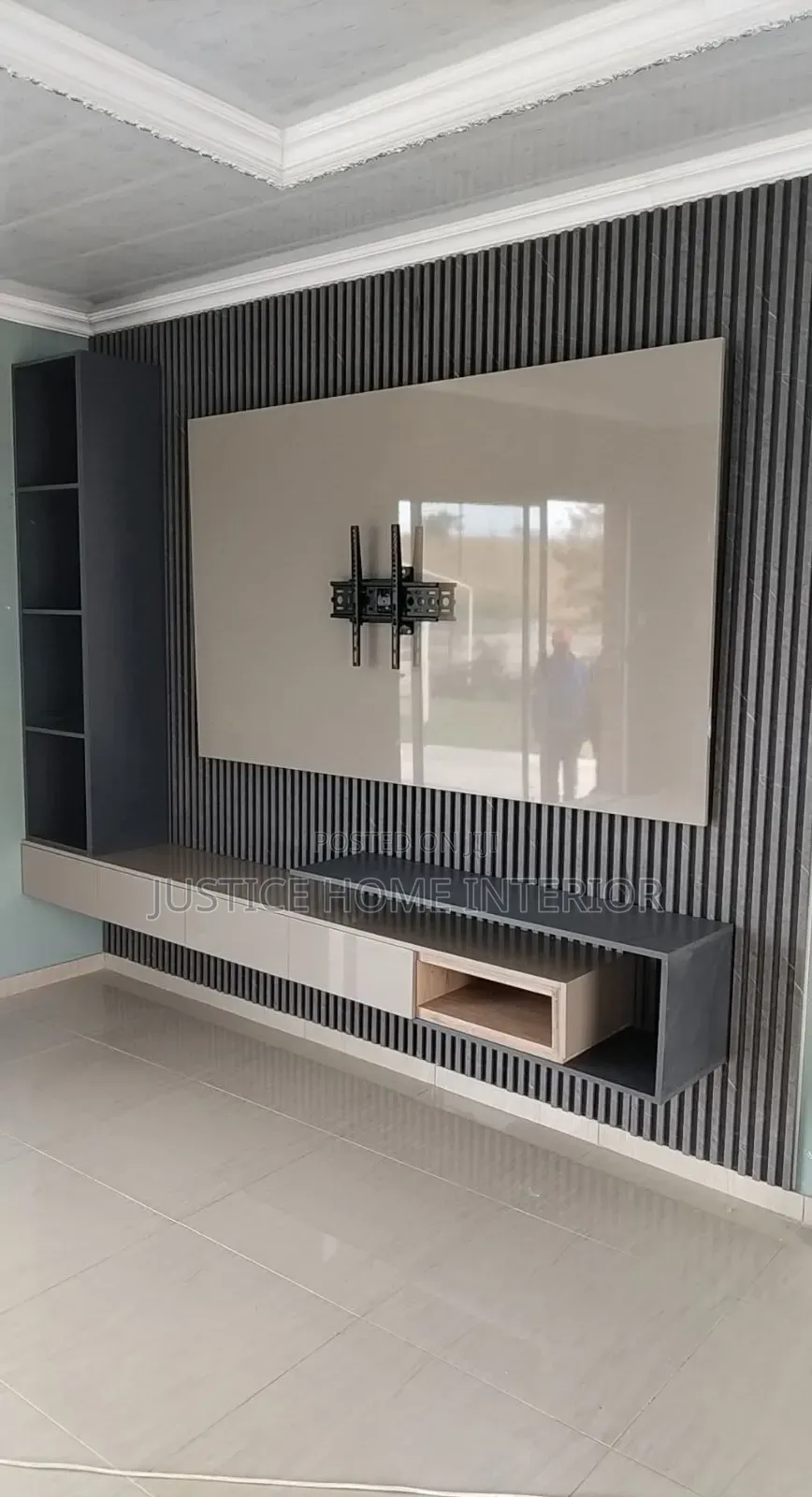 3 D Wall Console