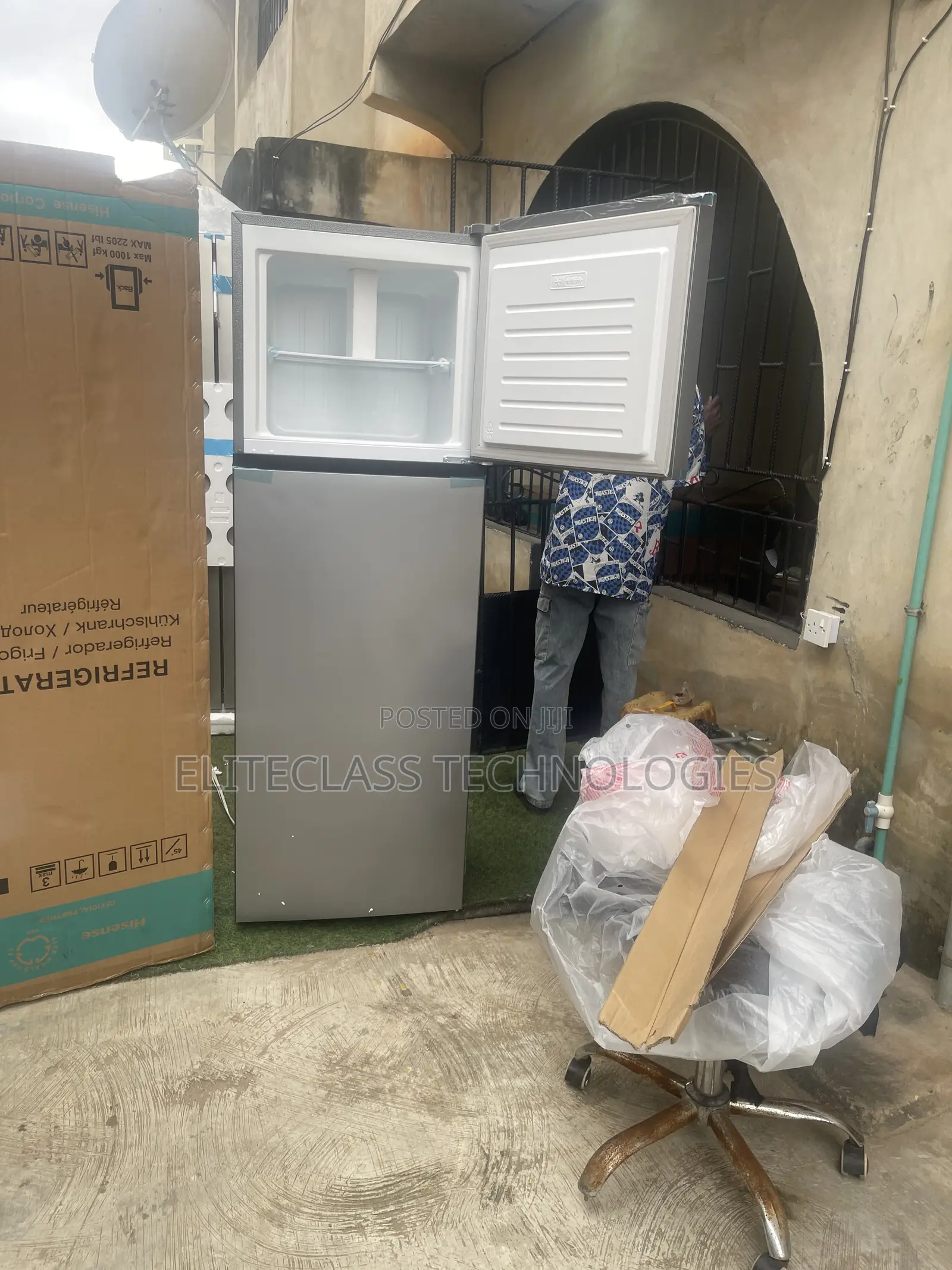 Hisense Refrigerator 306L White Double Door