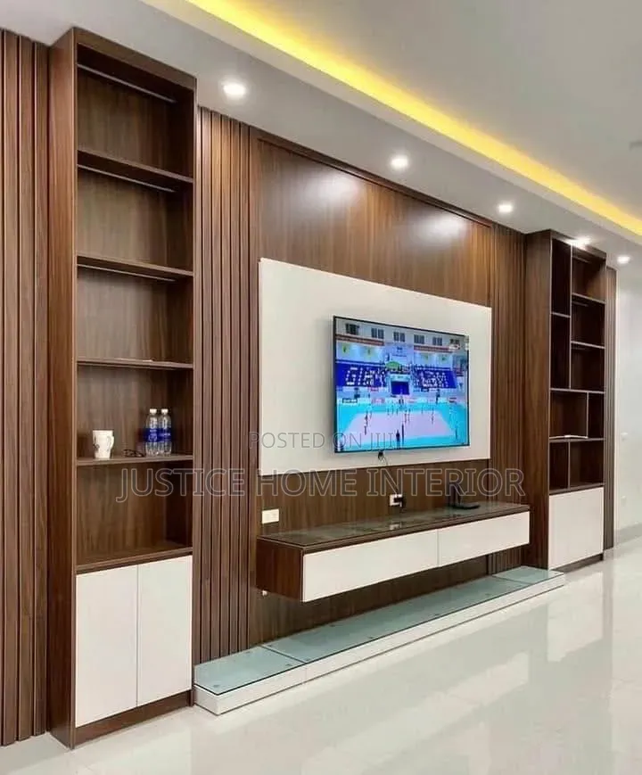 Smart TV Console