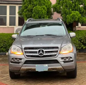 Mercedes-Benz GL-Class 2010 Silver