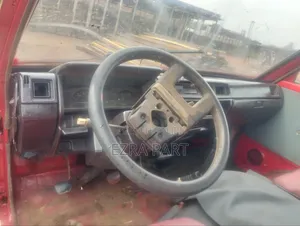 Nissan Vanette 1995 Red