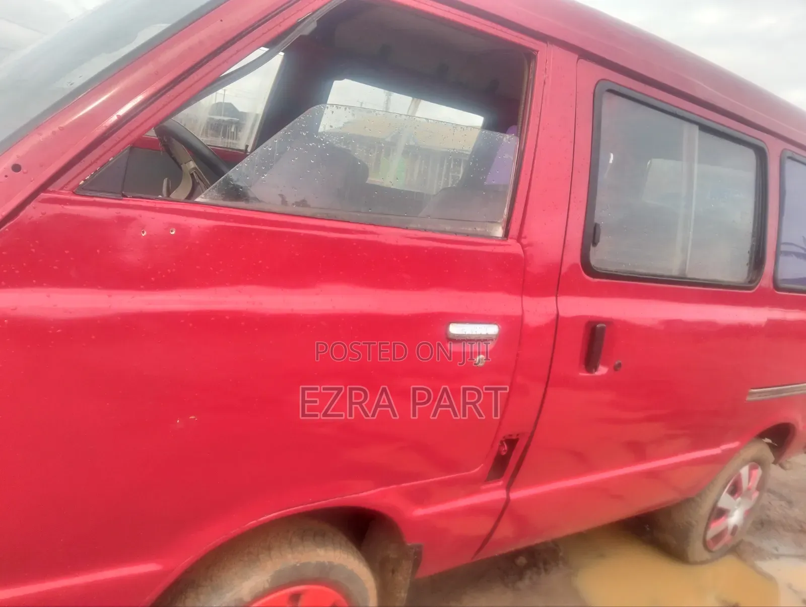 Nissan Vanette 1995 Red