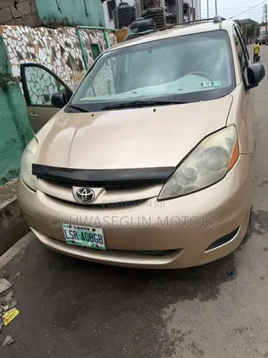 Toyota Sienna 2006 Gold