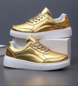 Women Glossy Upper Cushioned Sole, Lightweight Fashionable Sneakers