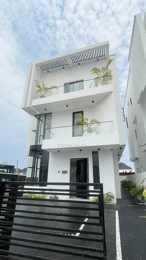 5bdrm House in Orchid Road, Chevron for sale